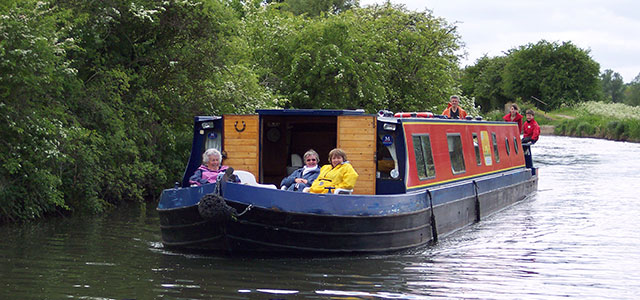 Stort Challenger- Canal Boat for Holidays and Day Trips
